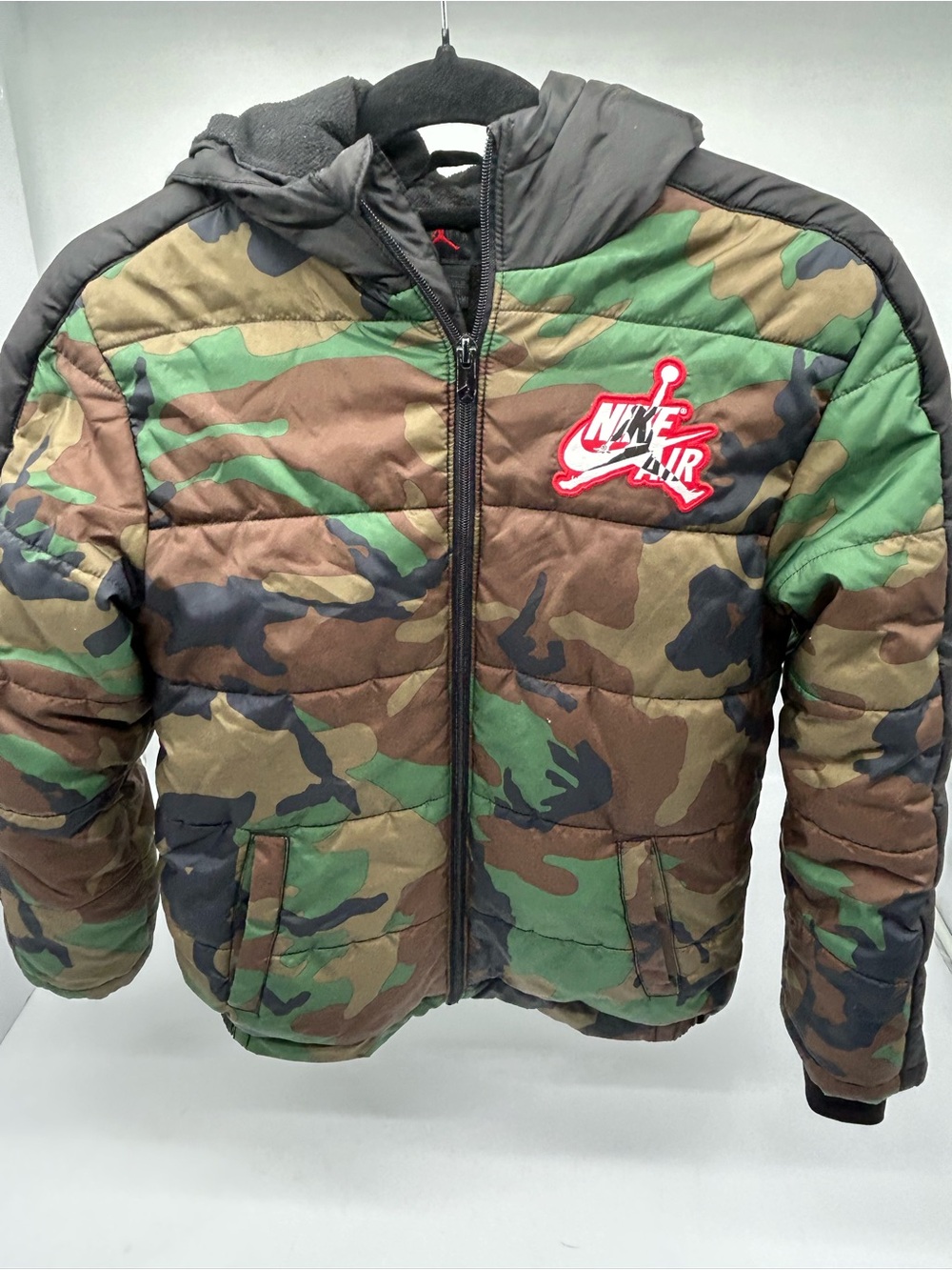Nike Air Jordan Jumpman Boys Classic Camo Hooded Puffer Jacket size Large